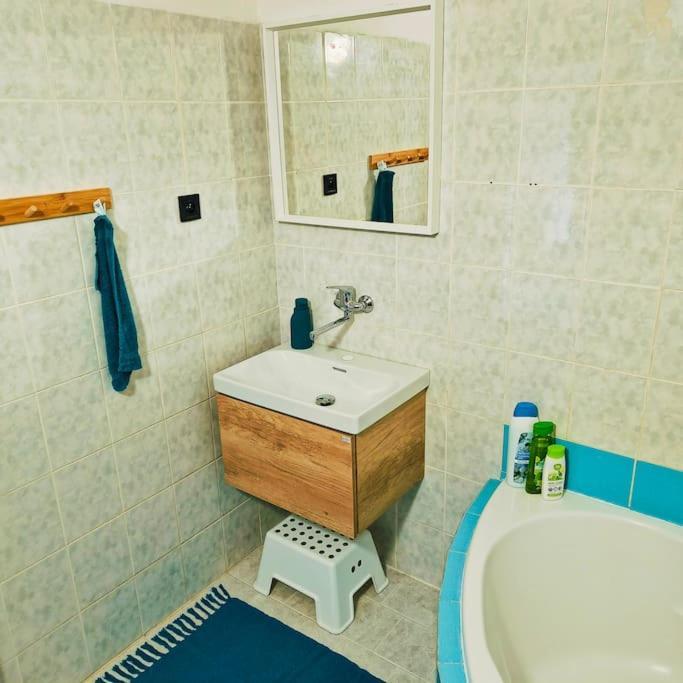 Appartement Cervena Cesta à Kunovice Extérieur photo
