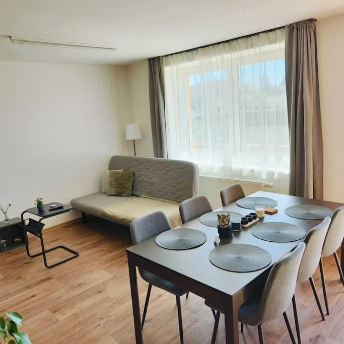 Appartement Cervena Cesta à Kunovice Extérieur photo