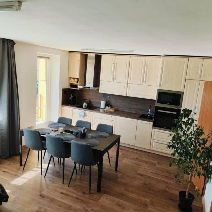 Appartement Cervena Cesta à Kunovice Extérieur photo